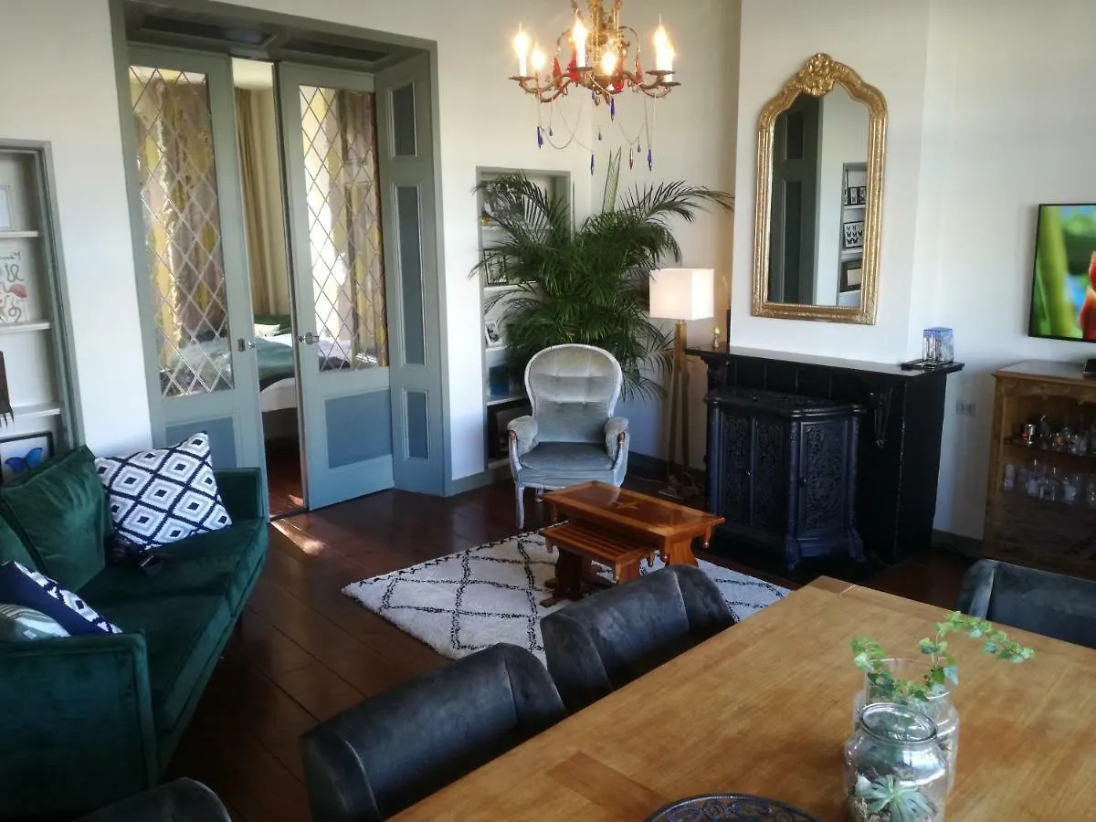 Vintage Beach House - 90M2 With Large Veranda And Balcony location